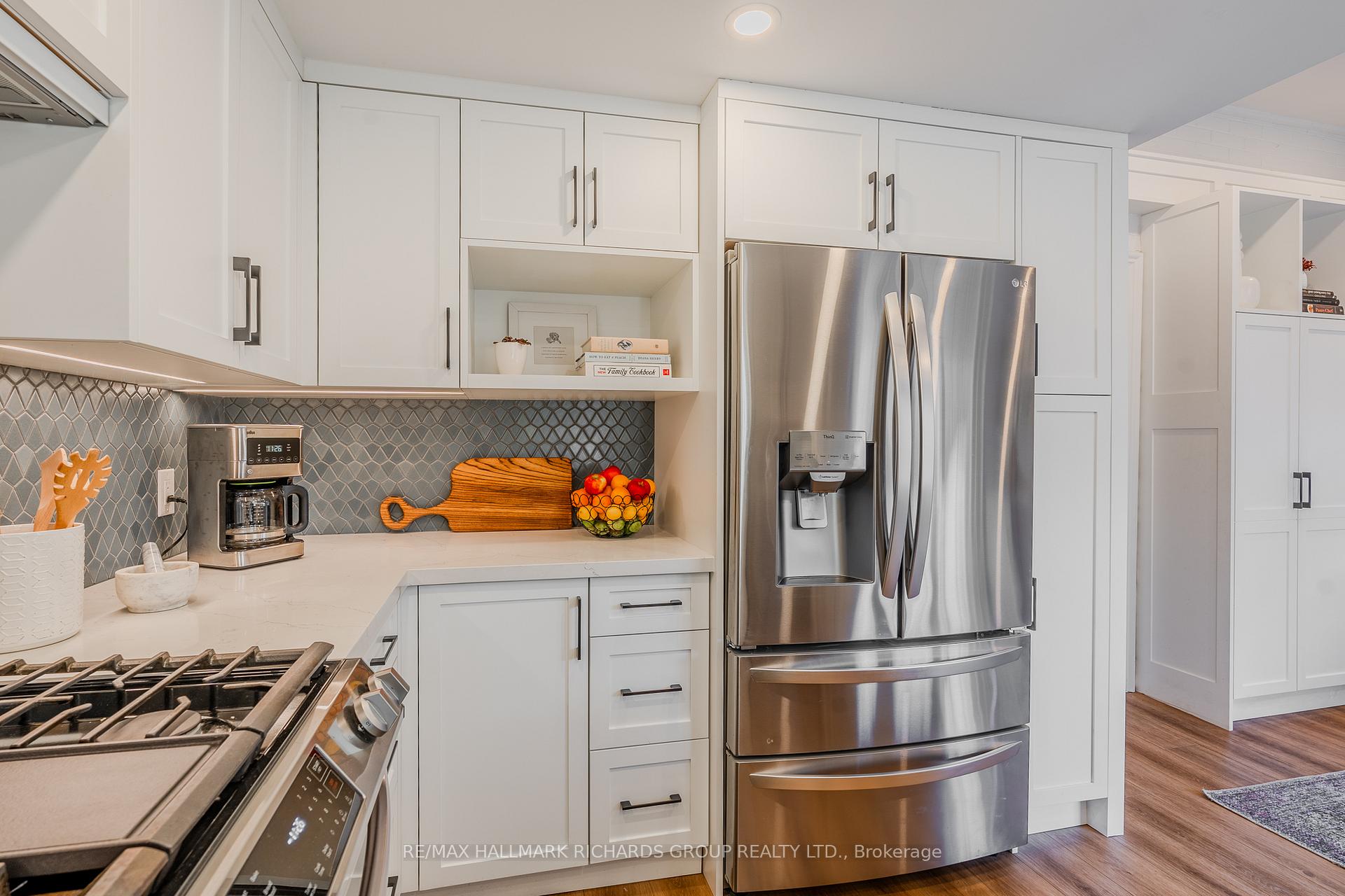 Photo 12 of 310 Lee Avenue, Toronto, The Beaches — HOMEH
