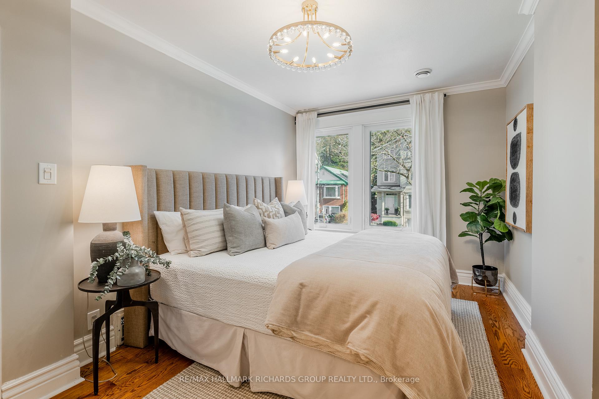 Photo 15 of 310 Lee Avenue, Toronto, The Beaches — HOMEH