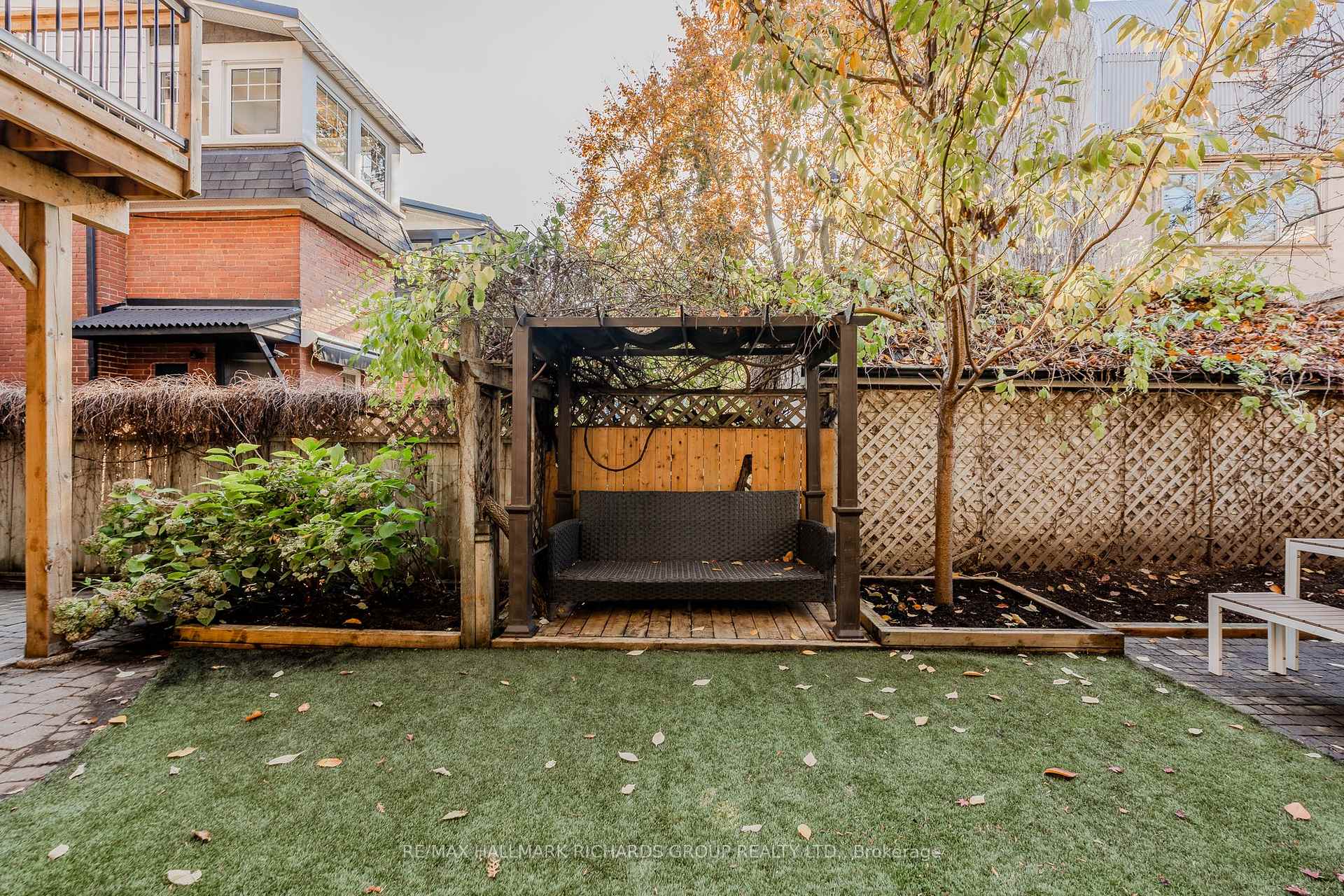 Photo 28 of 310 Lee Avenue, Toronto, The Beaches — HOMEH
