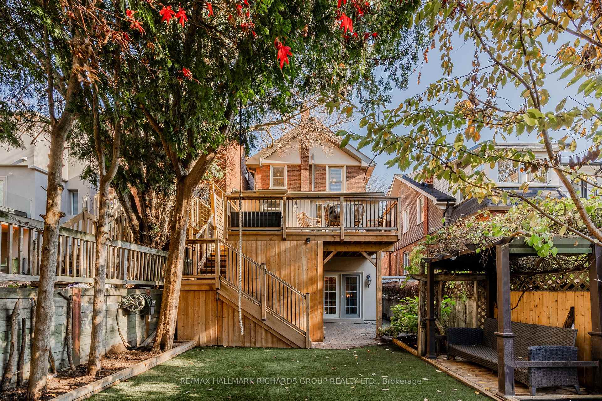 Photo 32 of 310 Lee Avenue, Toronto, The Beaches — HOMEH