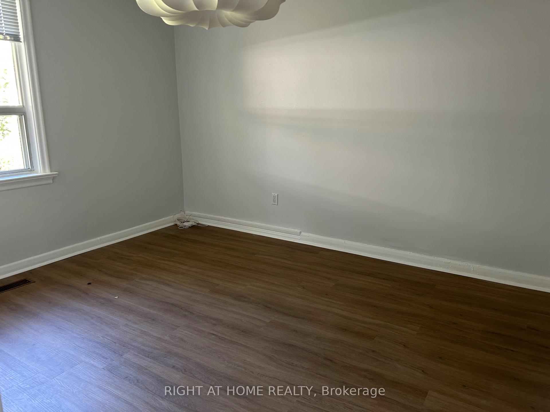Photo 5 of Unit Main, 1032 Pharmacy Avenue, Scarborough, Wexford-Maryvale — HOMEH