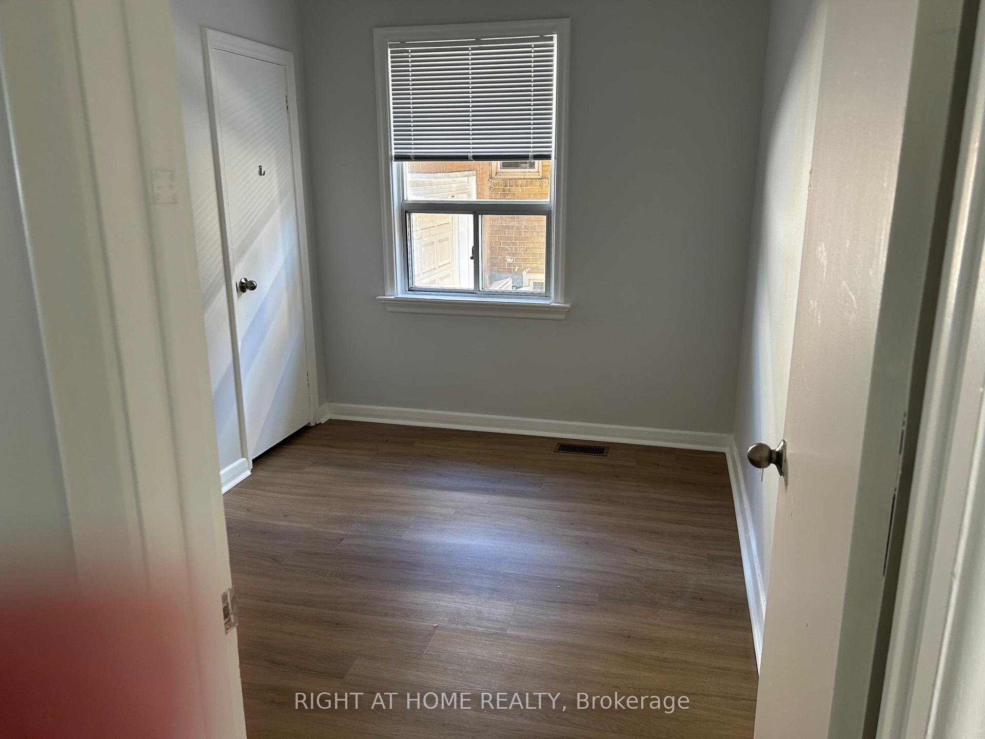 Photo 6 of Unit Main, 1032 Pharmacy Avenue, Scarborough, Wexford-Maryvale — HOMEH