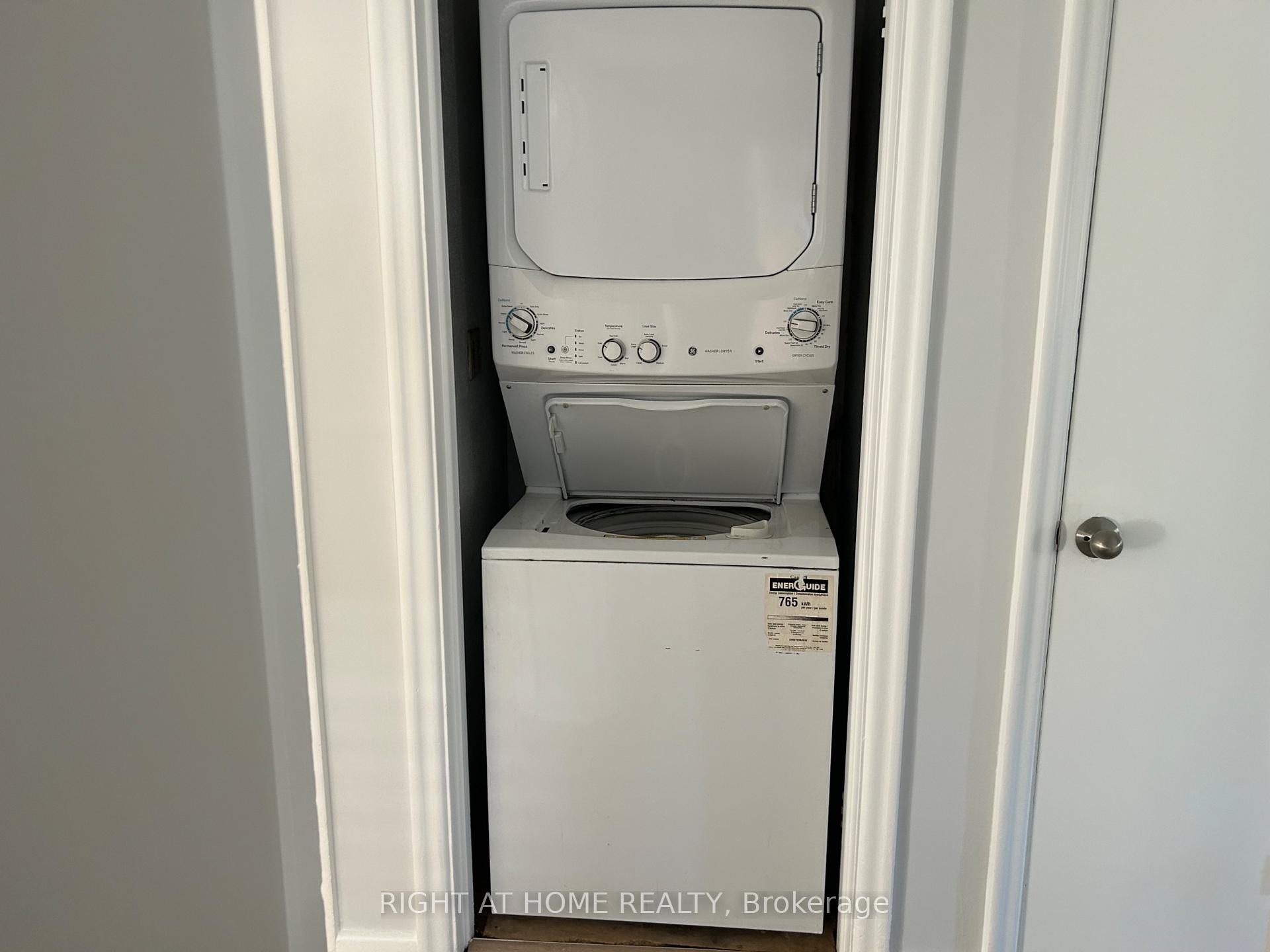 Photo 7 of Unit Main, 1032 Pharmacy Avenue, Scarborough, Wexford-Maryvale — HOMEH