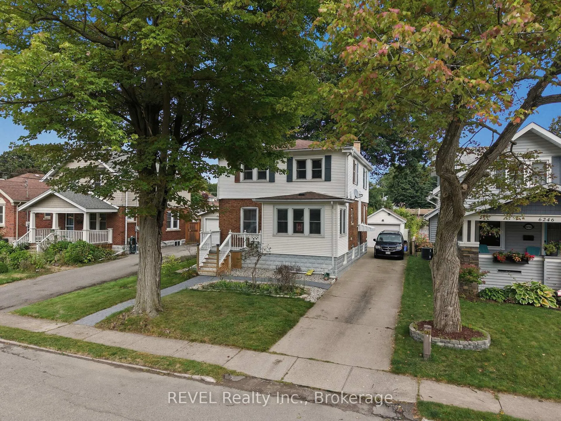 Front of 6238 Pine Grove Avenue