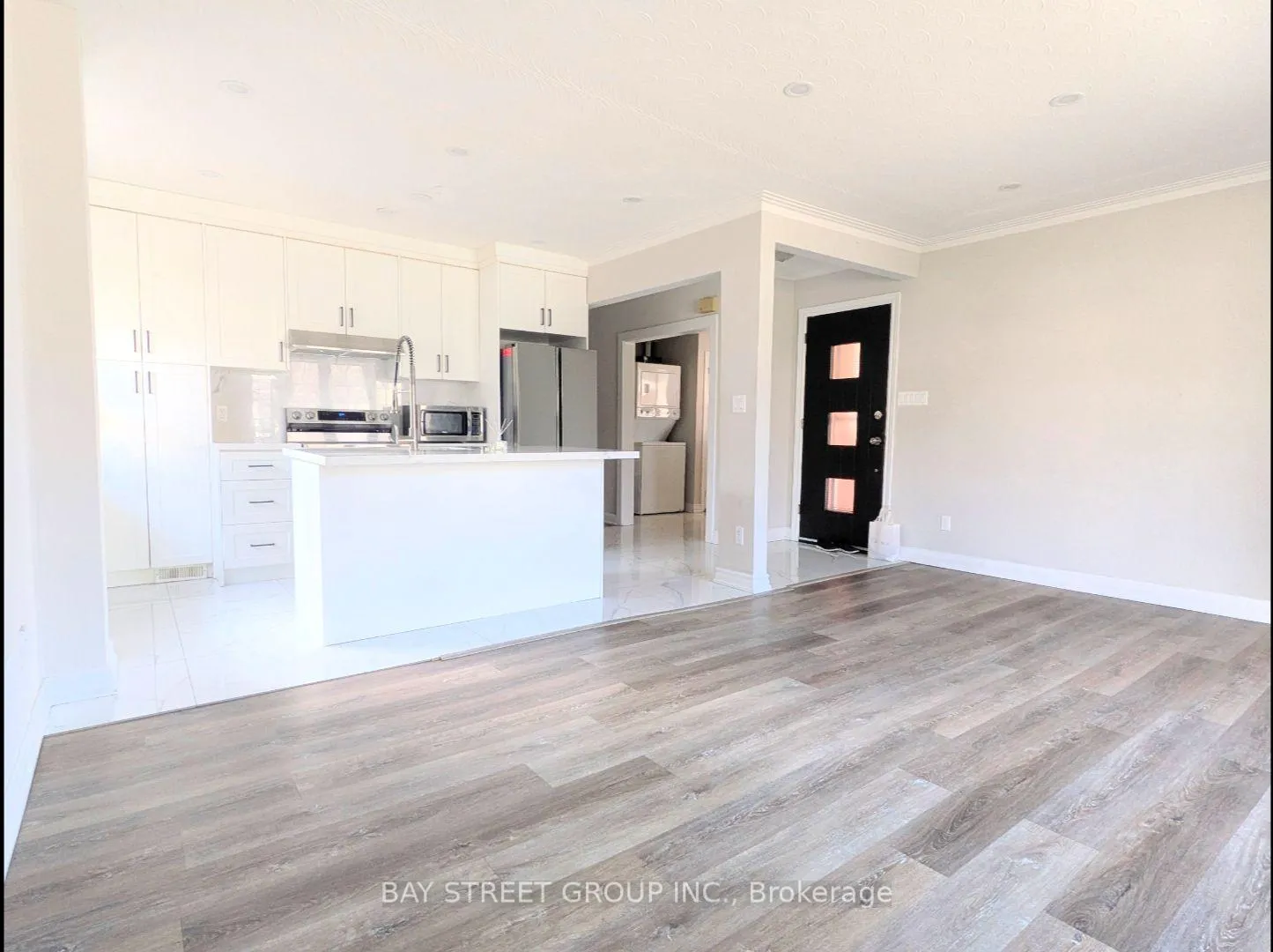 Photo 5 of Unit MAIN, 8 Storey Crescent, Etobicoke, Eringate-Centennial-West Deane — HOMEH