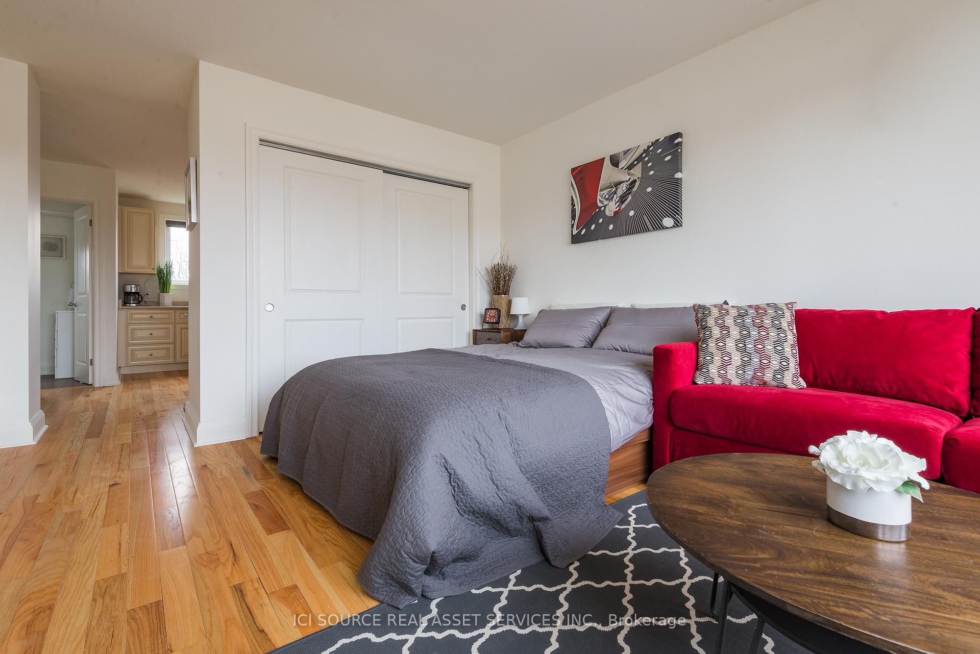 Photo 1 of Unit Main Fl, 207 Ranee Avenue, Toronto, Englemount-Lawrence — HOMEH