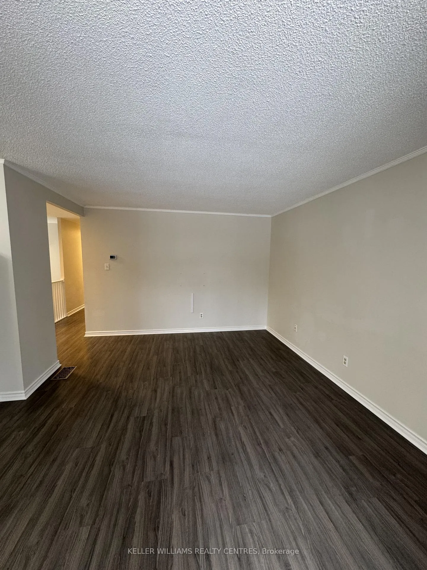 Photo 6 of Unit Main, 691 Irwin Crescent, Newmarket, Huron Heights-Leslie Valley — HOMEH
