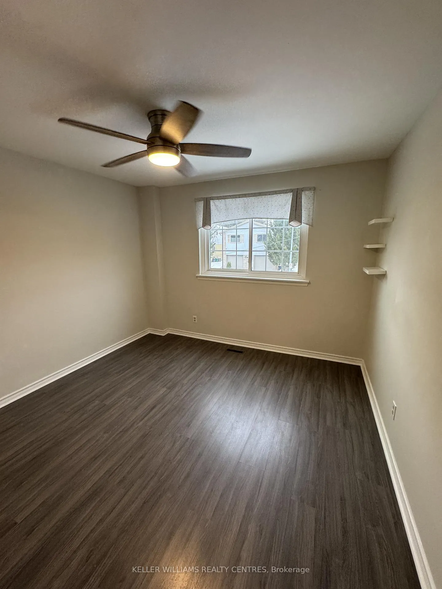 Photo 14 of Unit Main, 691 Irwin Crescent, Newmarket, Huron Heights-Leslie Valley — HOMEH