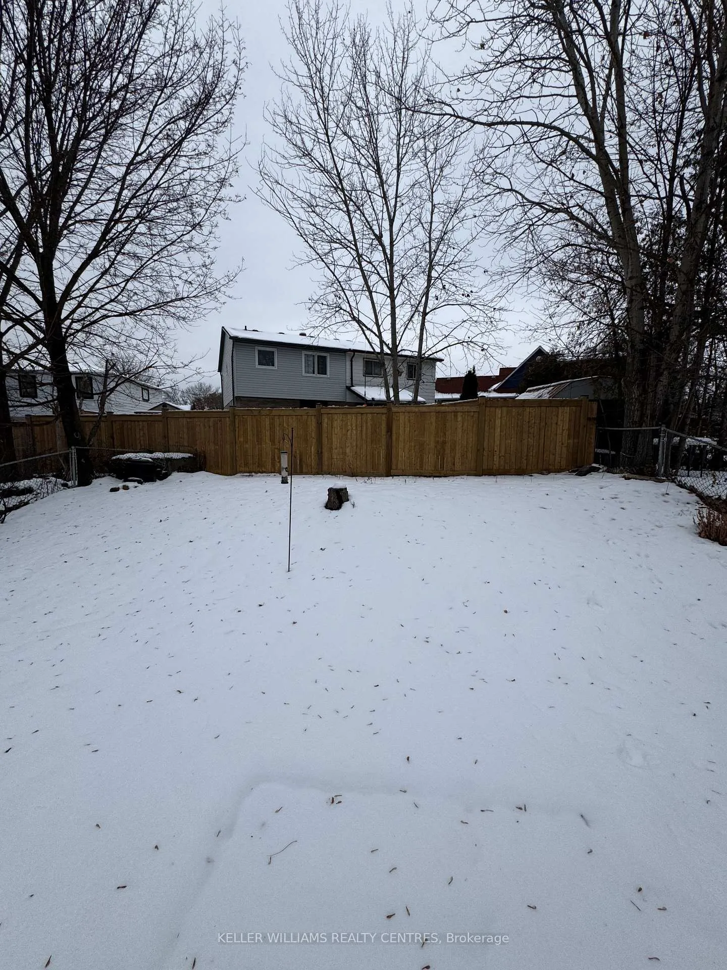 Photo 22 of Unit Main, 691 Irwin Crescent, Newmarket, Huron Heights-Leslie Valley — HOMEH