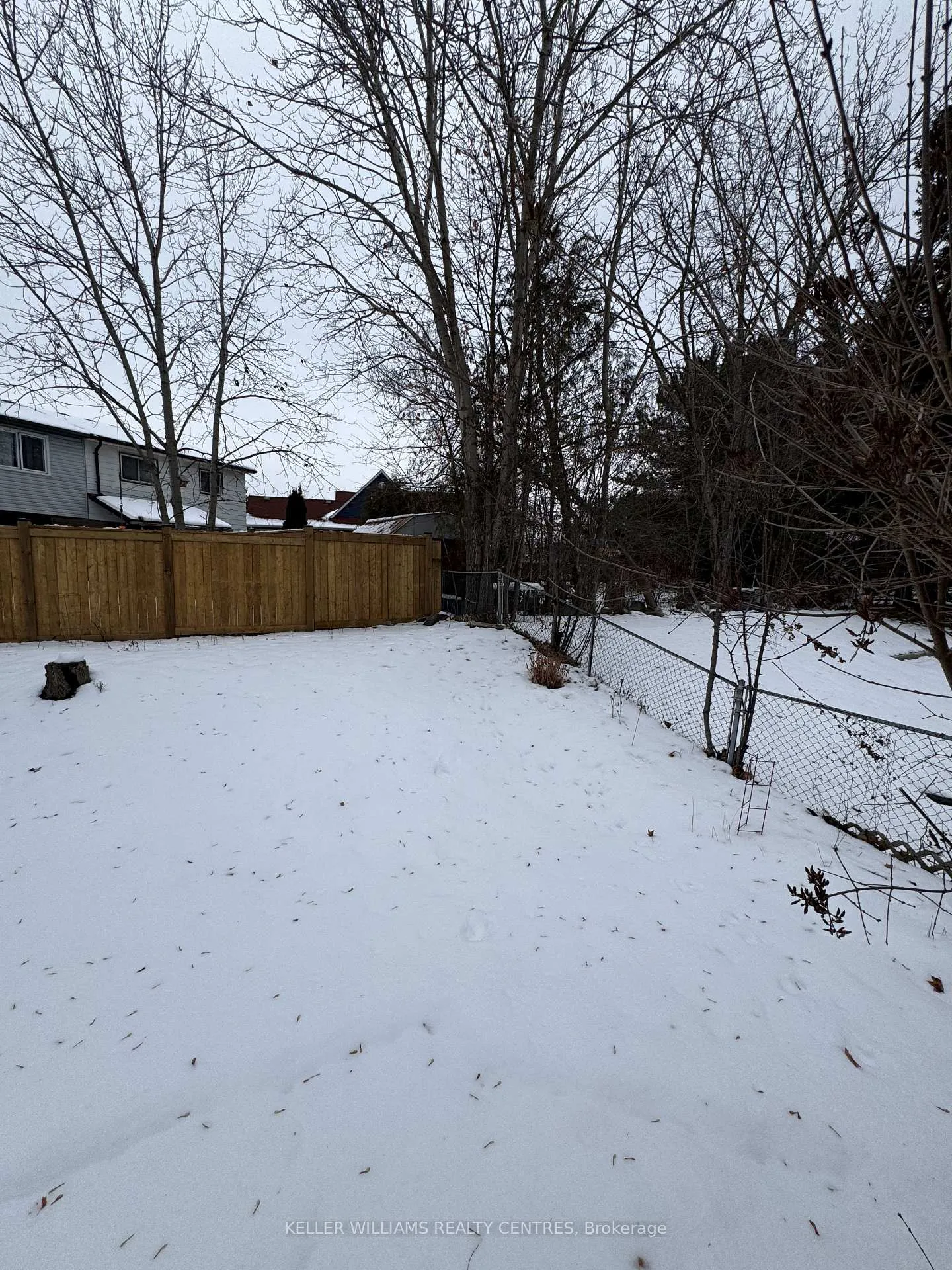 Photo 24 of Unit Main, 691 Irwin Crescent, Newmarket, Huron Heights-Leslie Valley — HOMEH