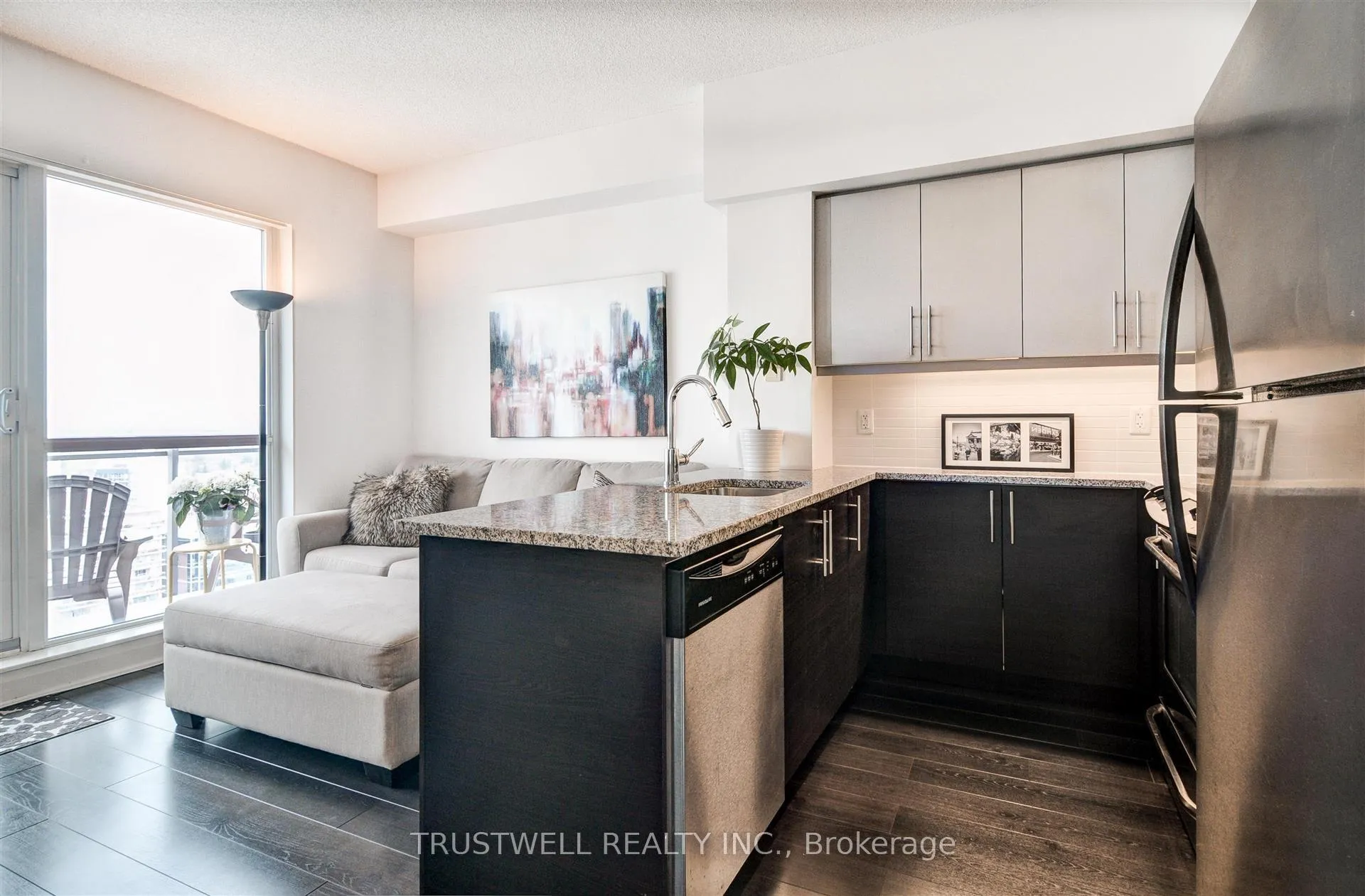 Photo 5 of Unit 1611, 83 Redpath Avenue, Toronto, Mount Pleasant West — HOMEH