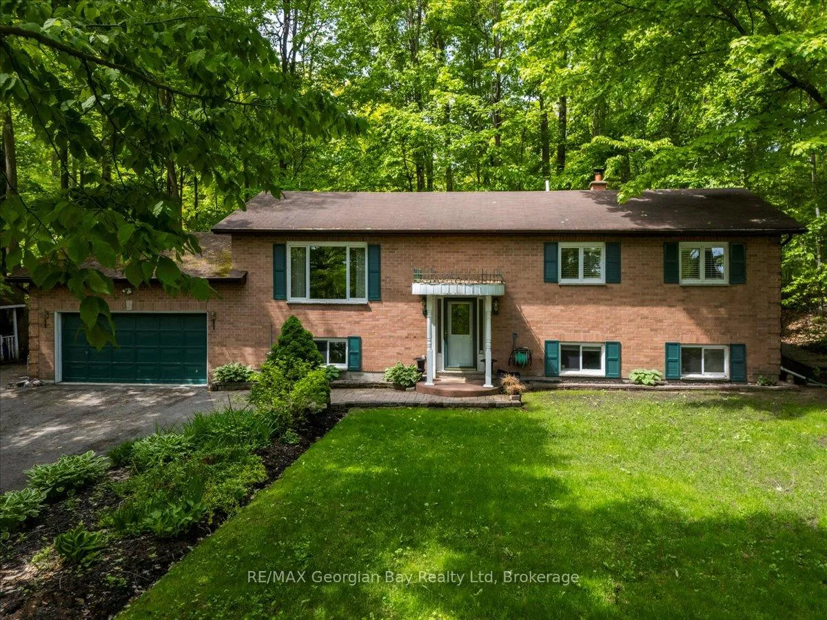 Photo 1 of 31 Lakeview Crescent, Tiny, Rural Tiny — HOMEH