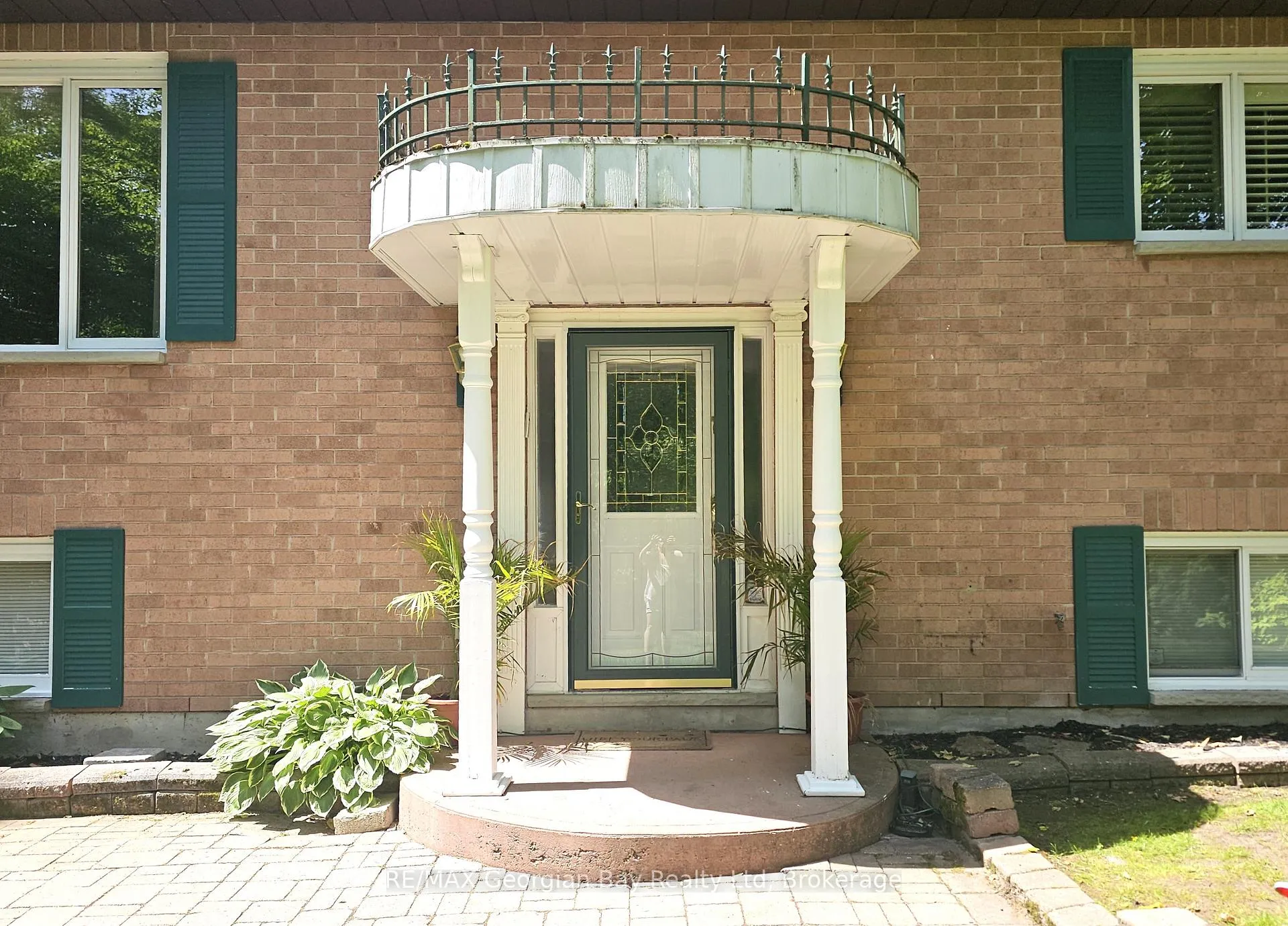 Photo 8 of 31 Lakeview Crescent, Tiny, Rural Tiny — HOMEH