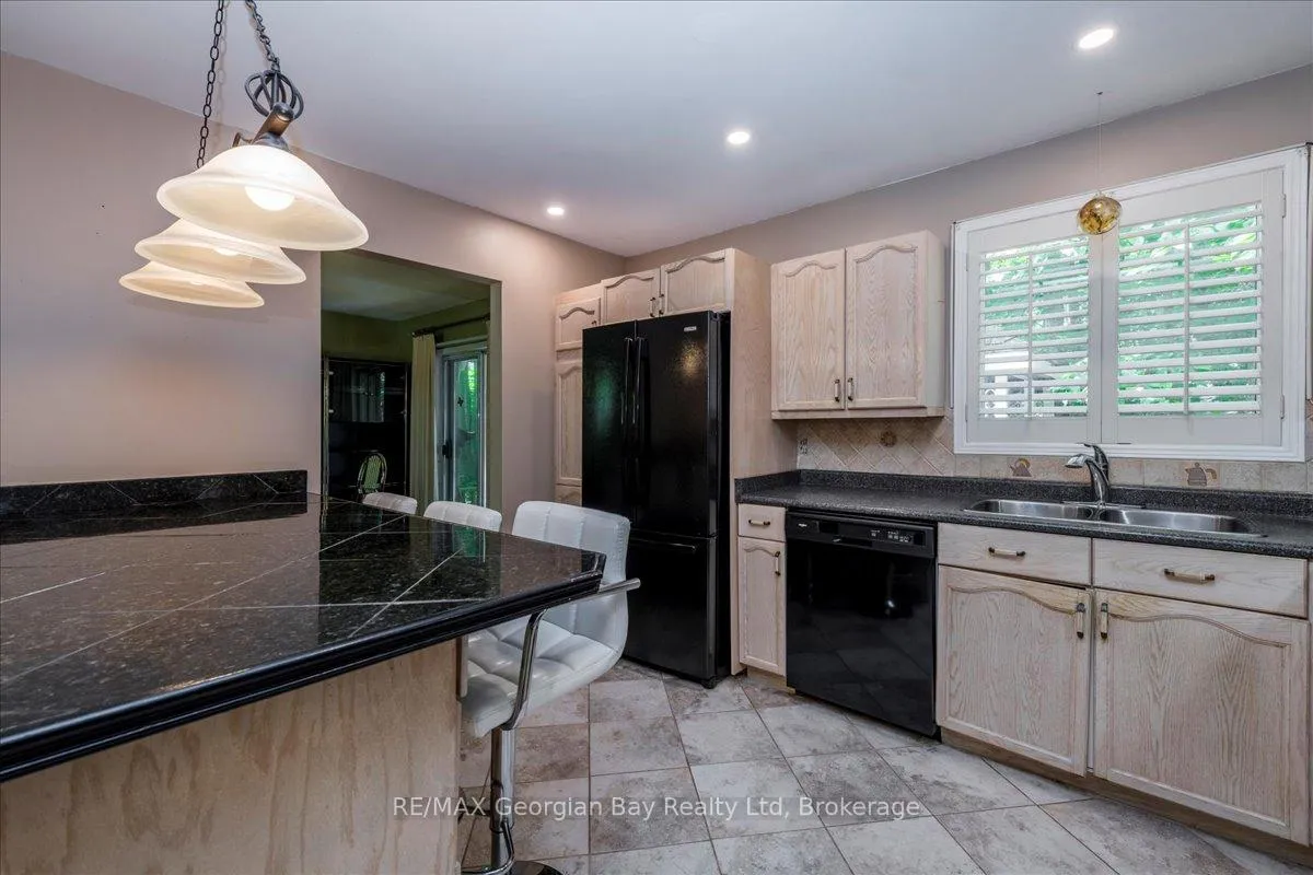 Photo 15 of 31 Lakeview Crescent, Tiny, Rural Tiny — HOMEH