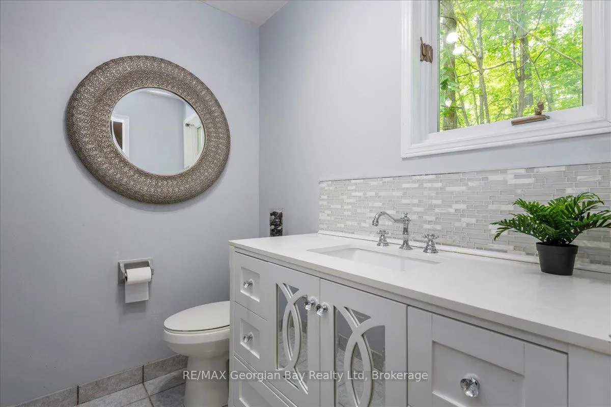 Photo 20 of 31 Lakeview Crescent, Tiny, Rural Tiny — HOMEH