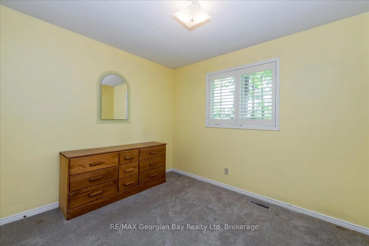 Photo 22 of 31 Lakeview Crescent, Tiny, Rural Tiny — HOMEH