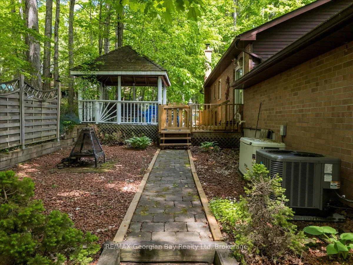 Photo 32 of 31 Lakeview Crescent, Tiny, Rural Tiny — HOMEH
