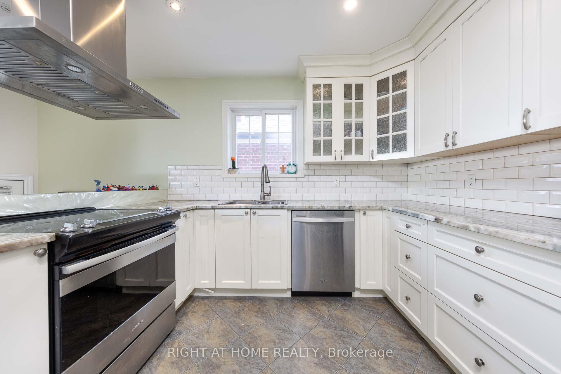 Photo 8 of 48 Hanson Road, Toronto, Oakwood Village — HOMEH