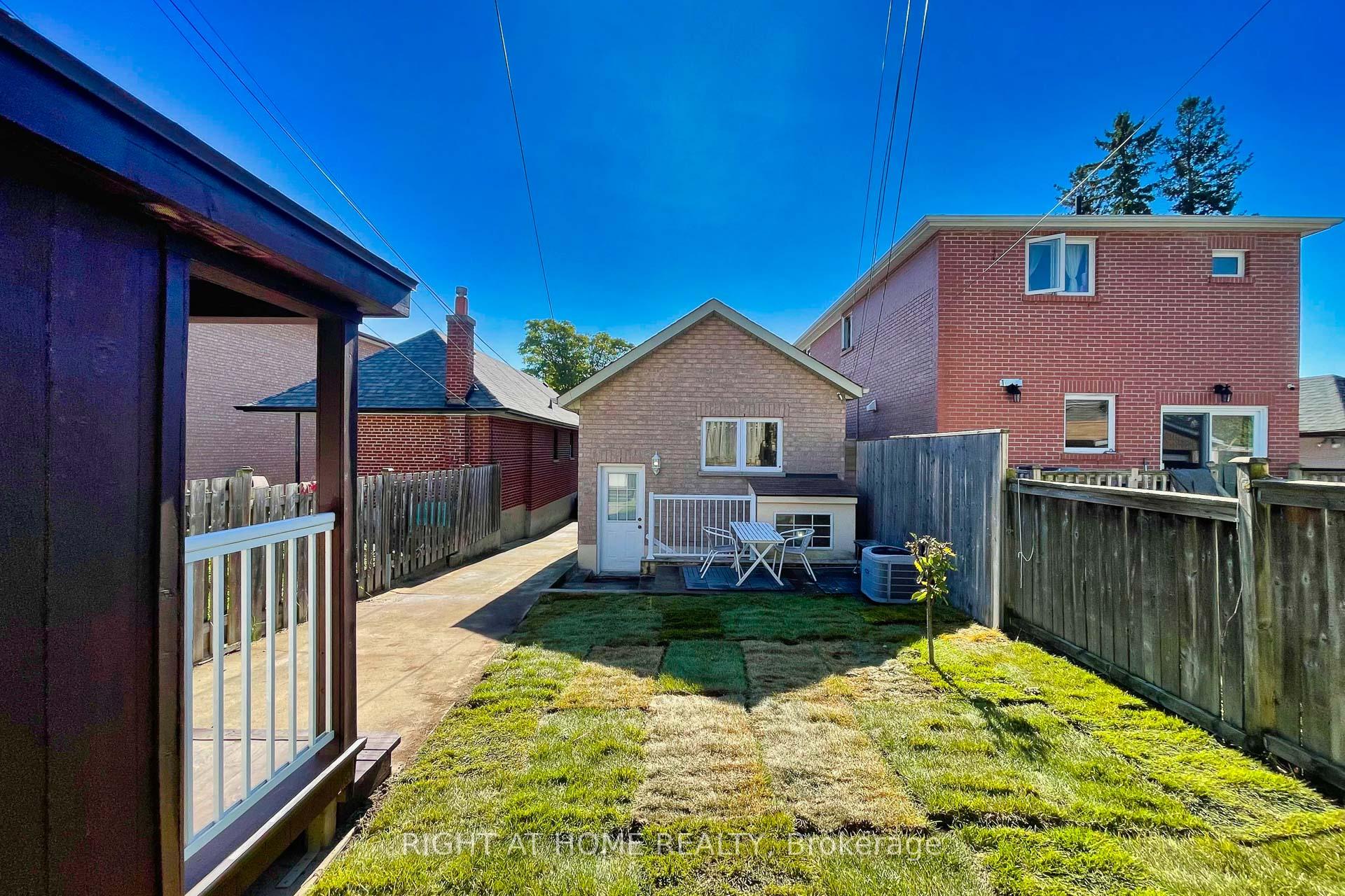 Photo 16 of 48 Hanson Road, Toronto, Oakwood Village — HOMEH