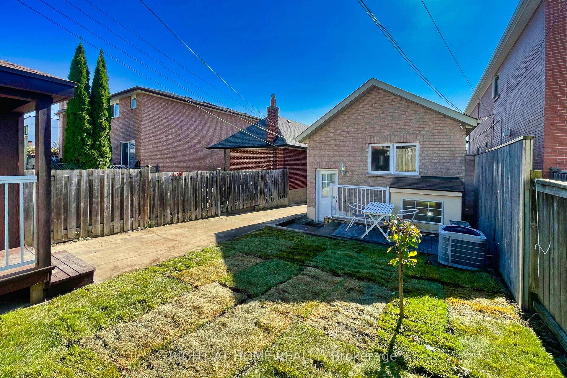 Photo 17 of 48 Hanson Road, Toronto, Oakwood Village — HOMEH