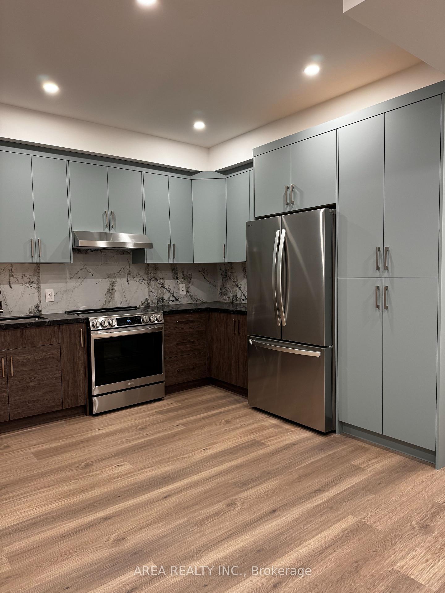 Front of Unit Upper, 501 Northcliffe Boulevard