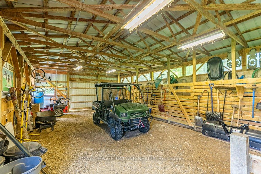 Photo 33 of 3045 Catherine Street, Thames Centre, Rural Thames Centre — HOMEH