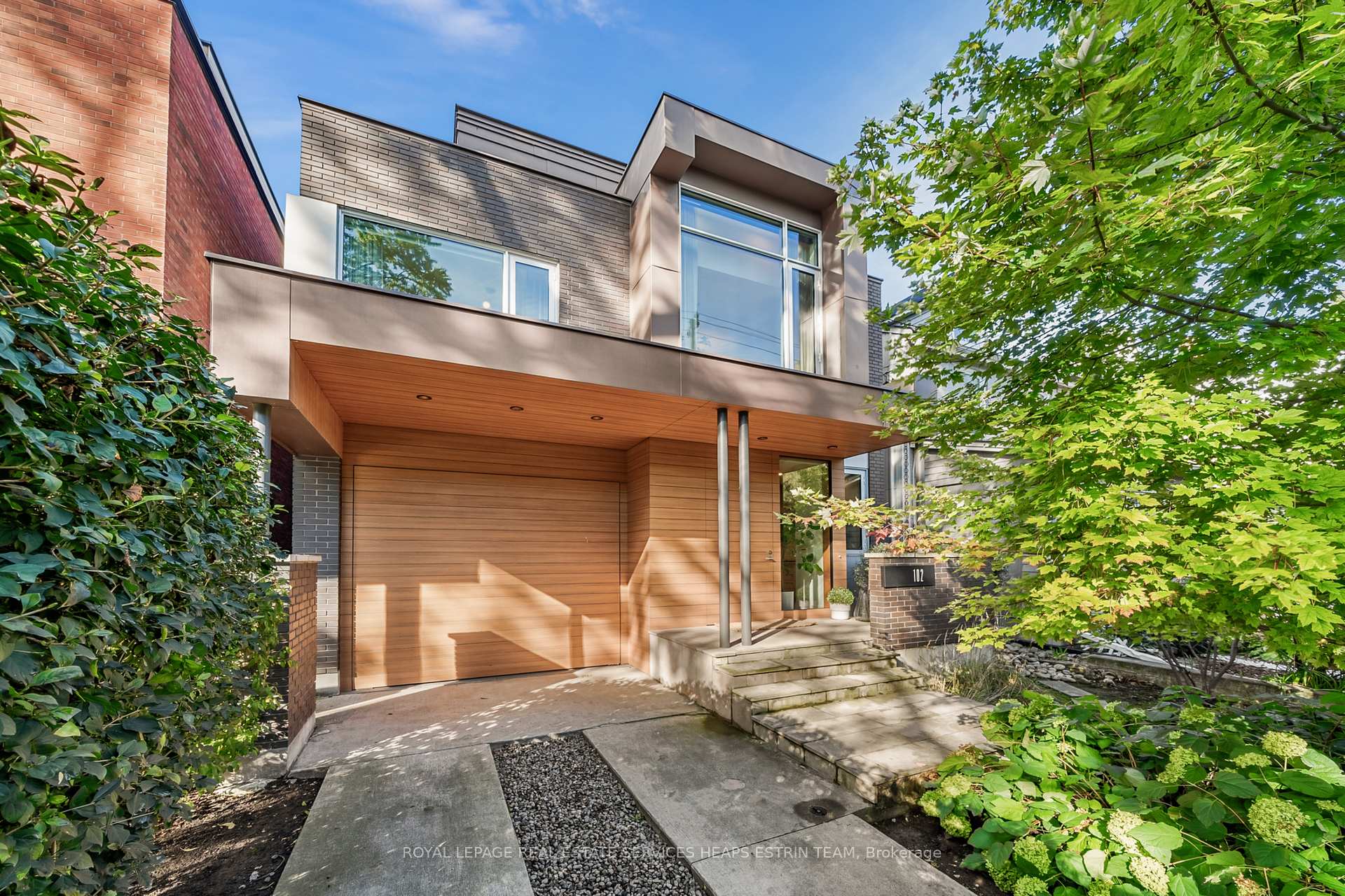 Photo 8 of 102 Robert Street, Toronto, University — HOMEH