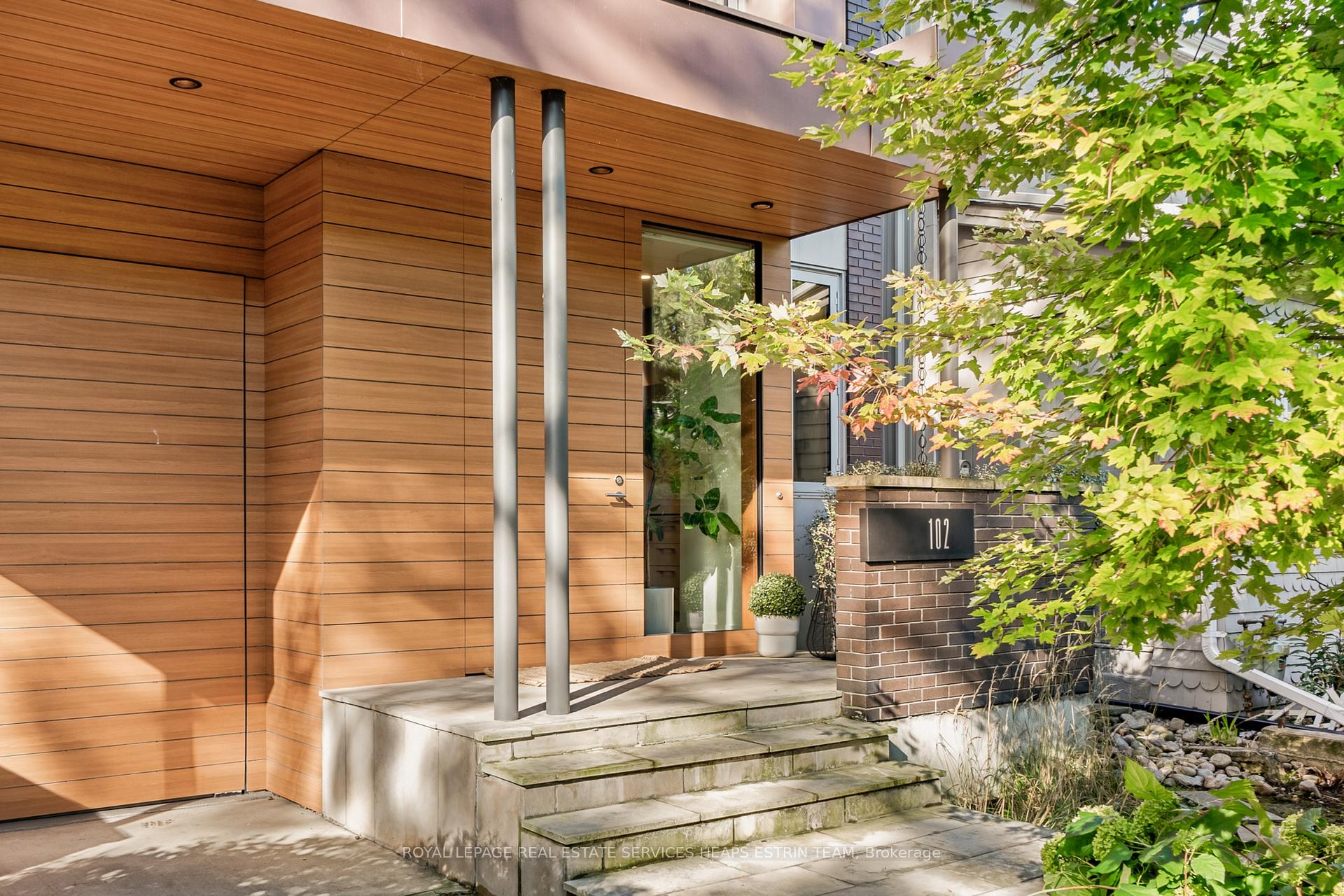 Photo 2 of 102 Robert Street, Toronto, University — HOMEH