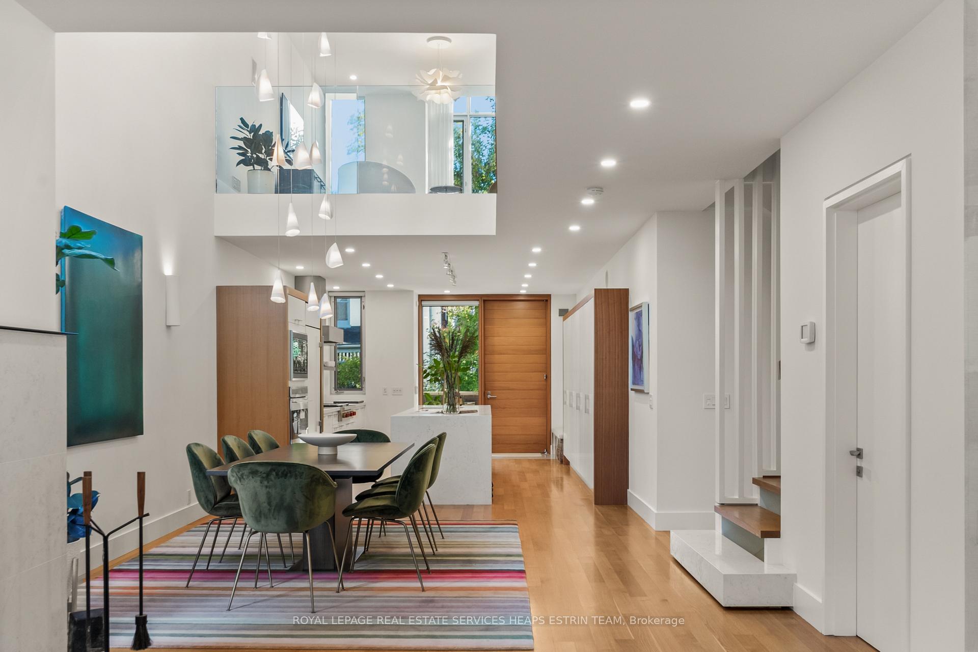 Photo 5 of 102 Robert Street, Toronto, University — HOMEH