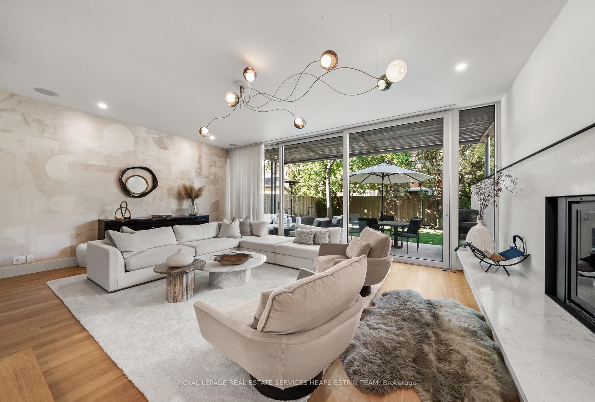 Photo 6 of 102 Robert Street, Toronto, University — HOMEH