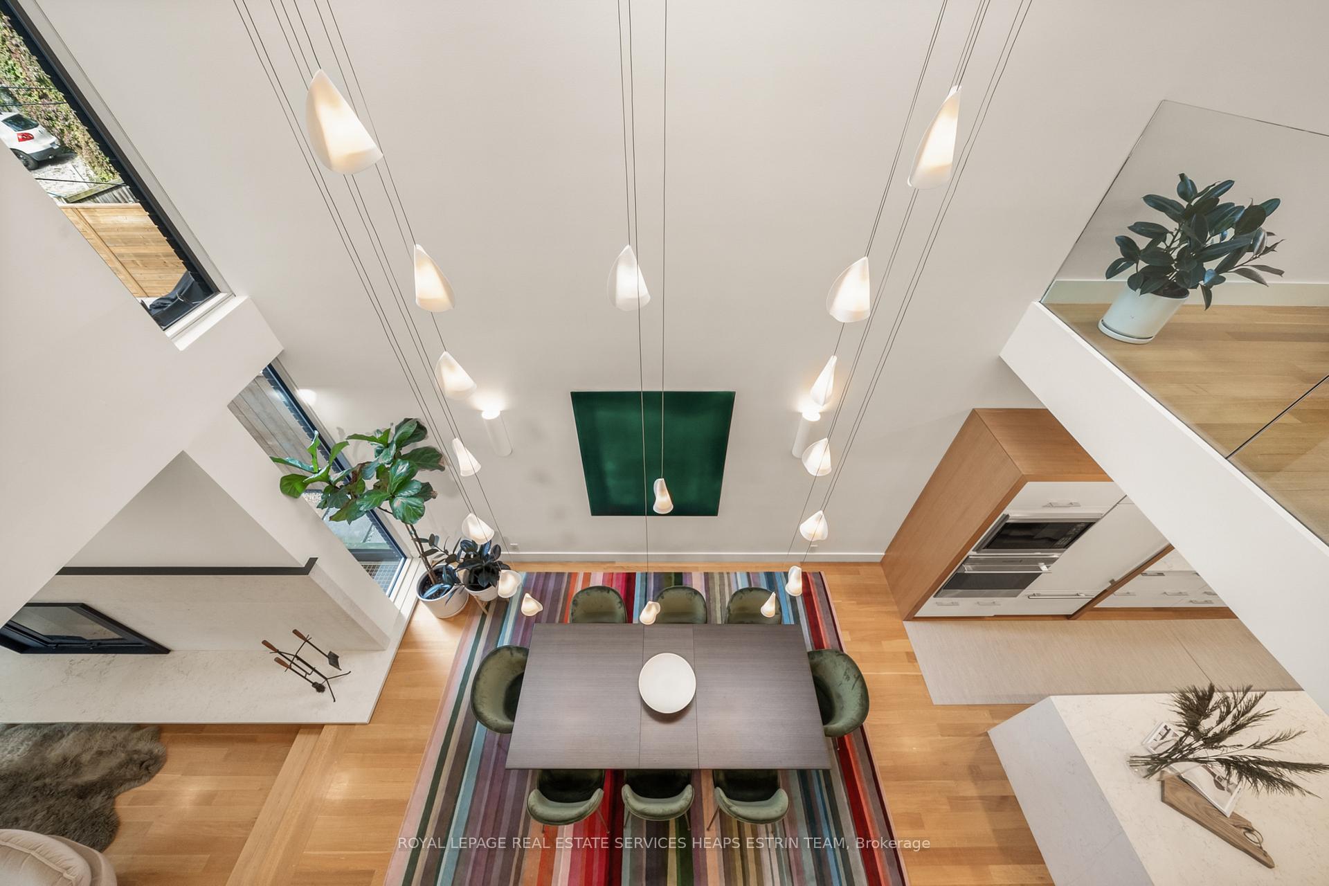 Photo 7 of 102 Robert Street, Toronto, University — HOMEH