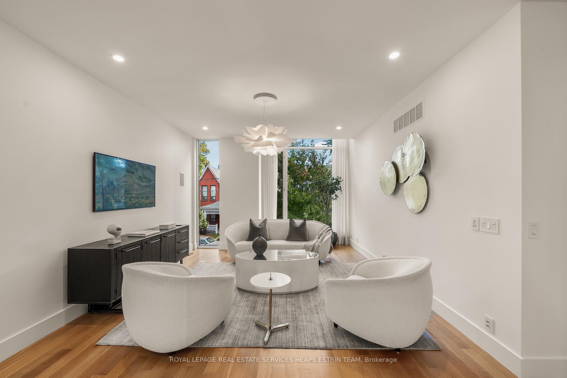 Photo 25 of 102 Robert Street, Toronto, University — HOMEH
