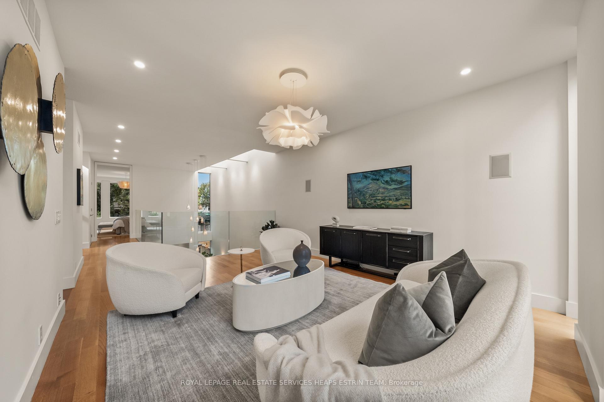 Photo 18 of 102 Robert Street, Toronto, University — HOMEH