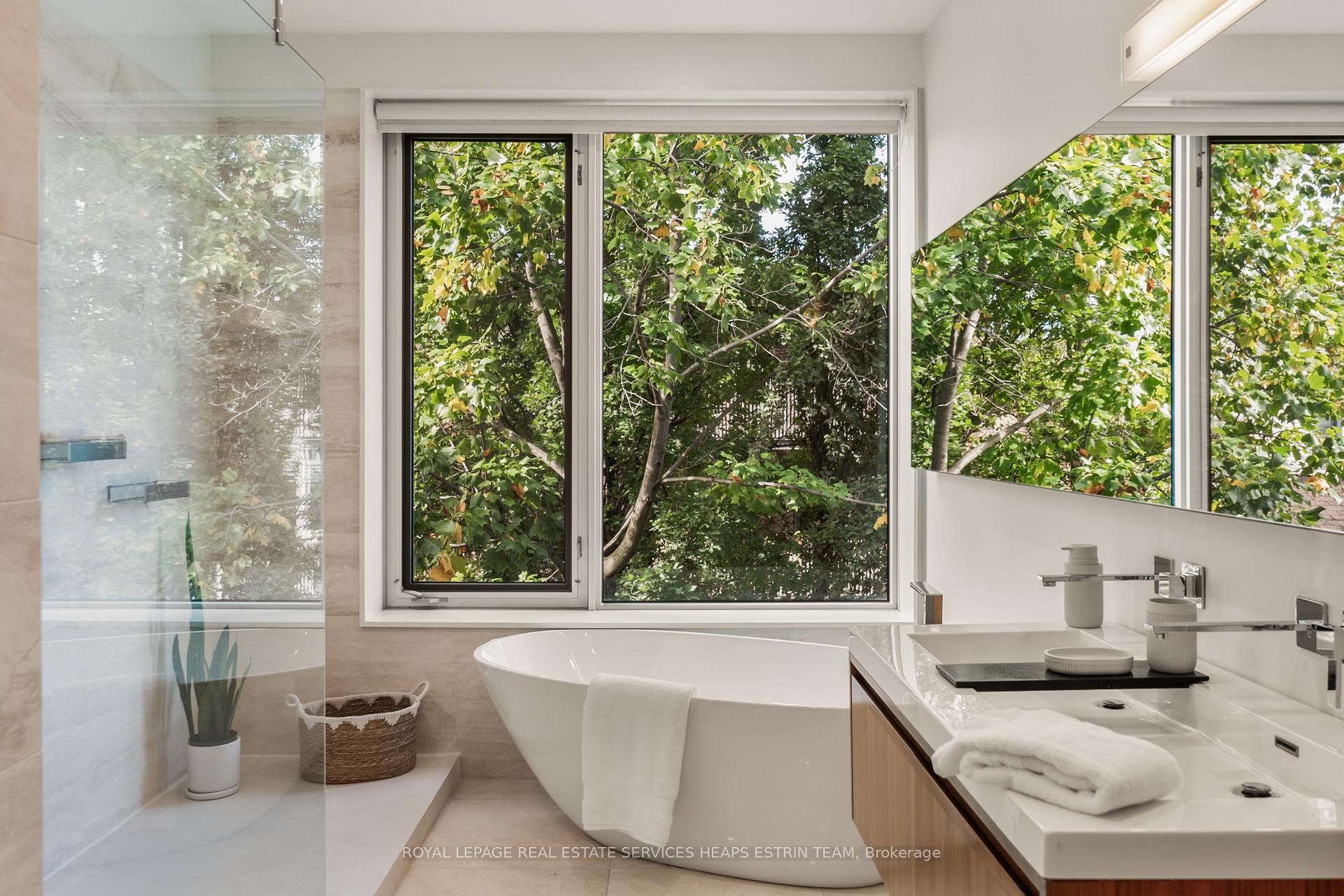Photo 26 of 102 Robert Street, Toronto, University — HOMEH