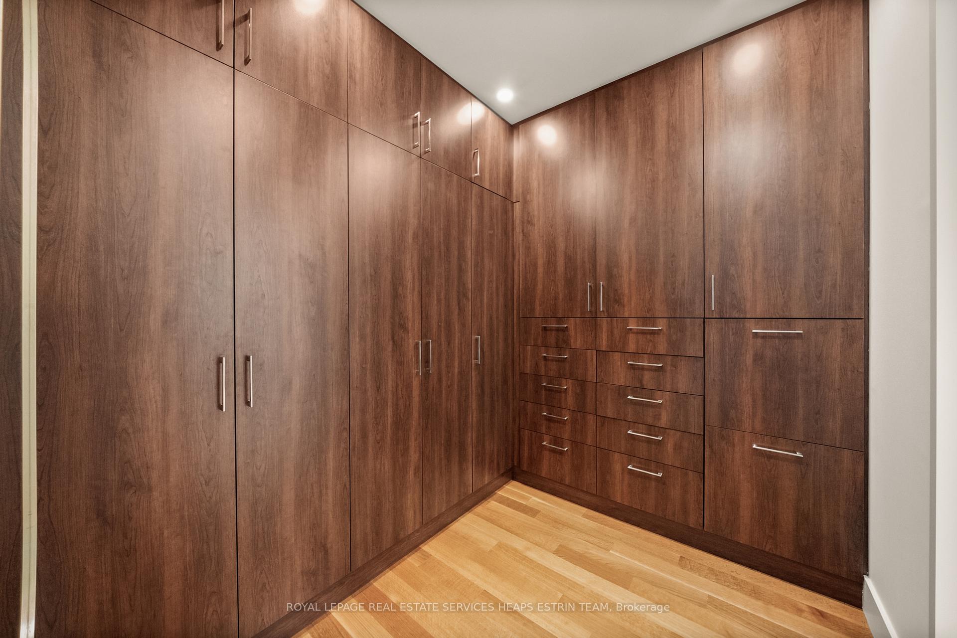 Photo 14 of 102 Robert Street, Toronto, University — HOMEH