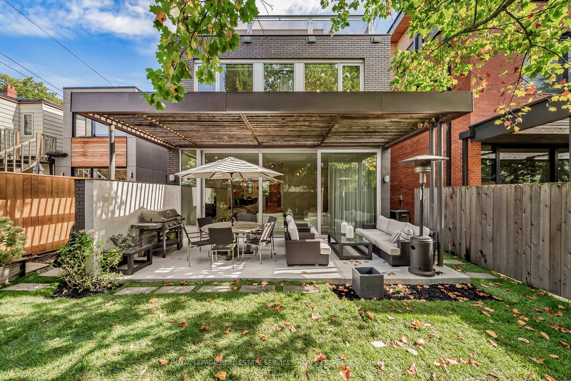 Photo 33 of 102 Robert Street, Toronto, University — HOMEH
