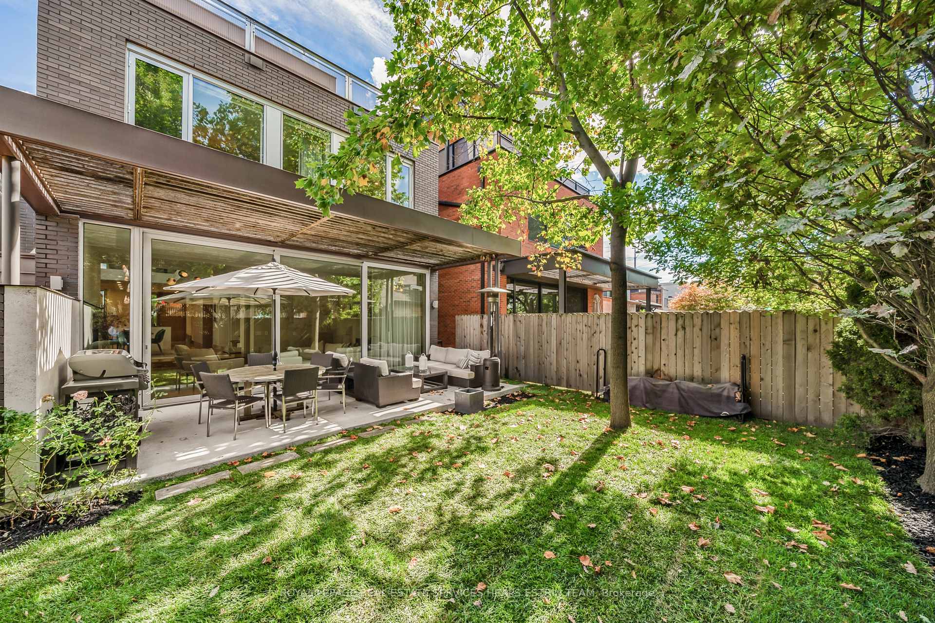 Photo 38 of 102 Robert Street, Toronto, University — HOMEH