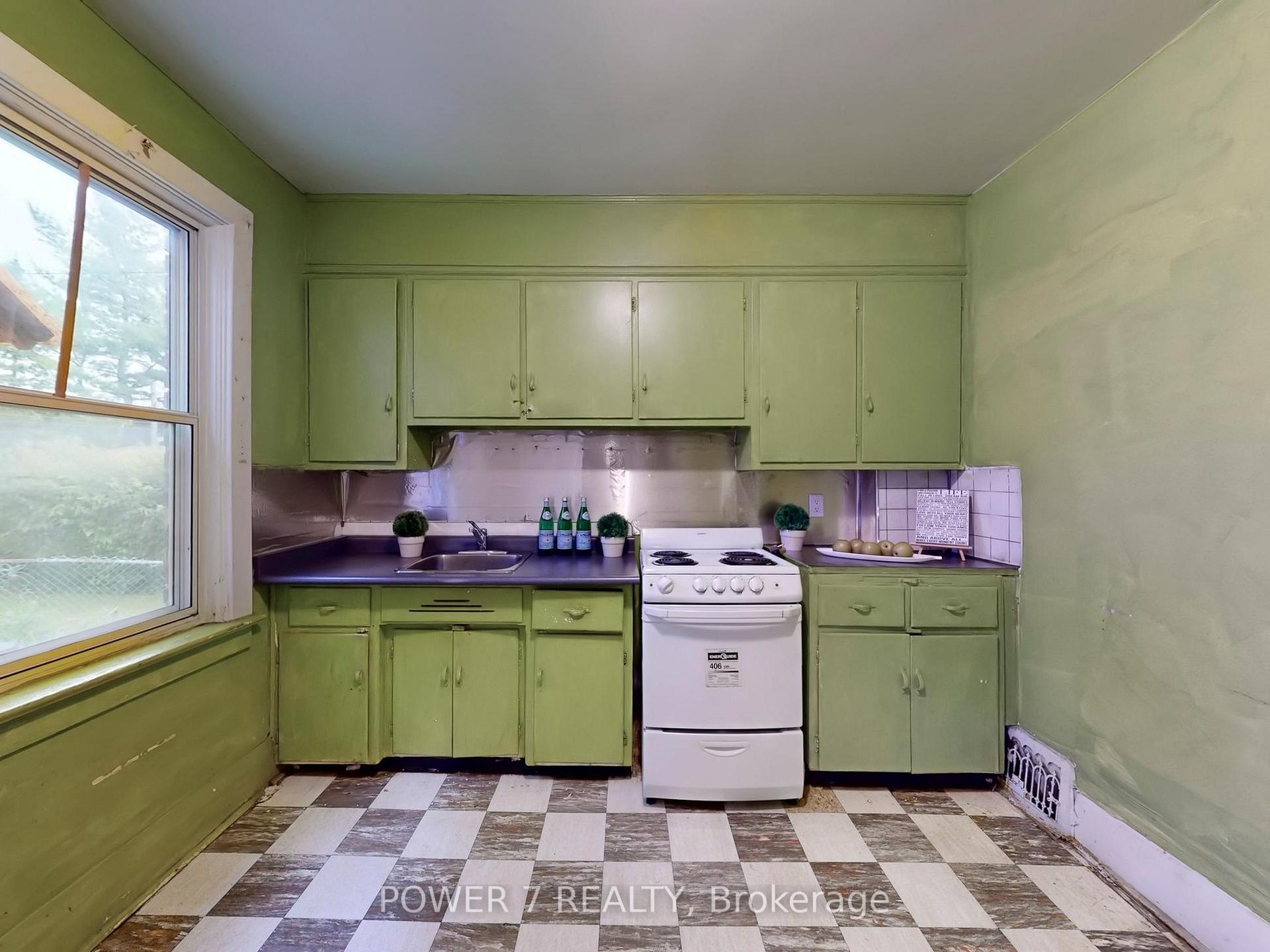 Photo 14 of 608 Milverton Boulevard, Toronto, Danforth — HOMEH