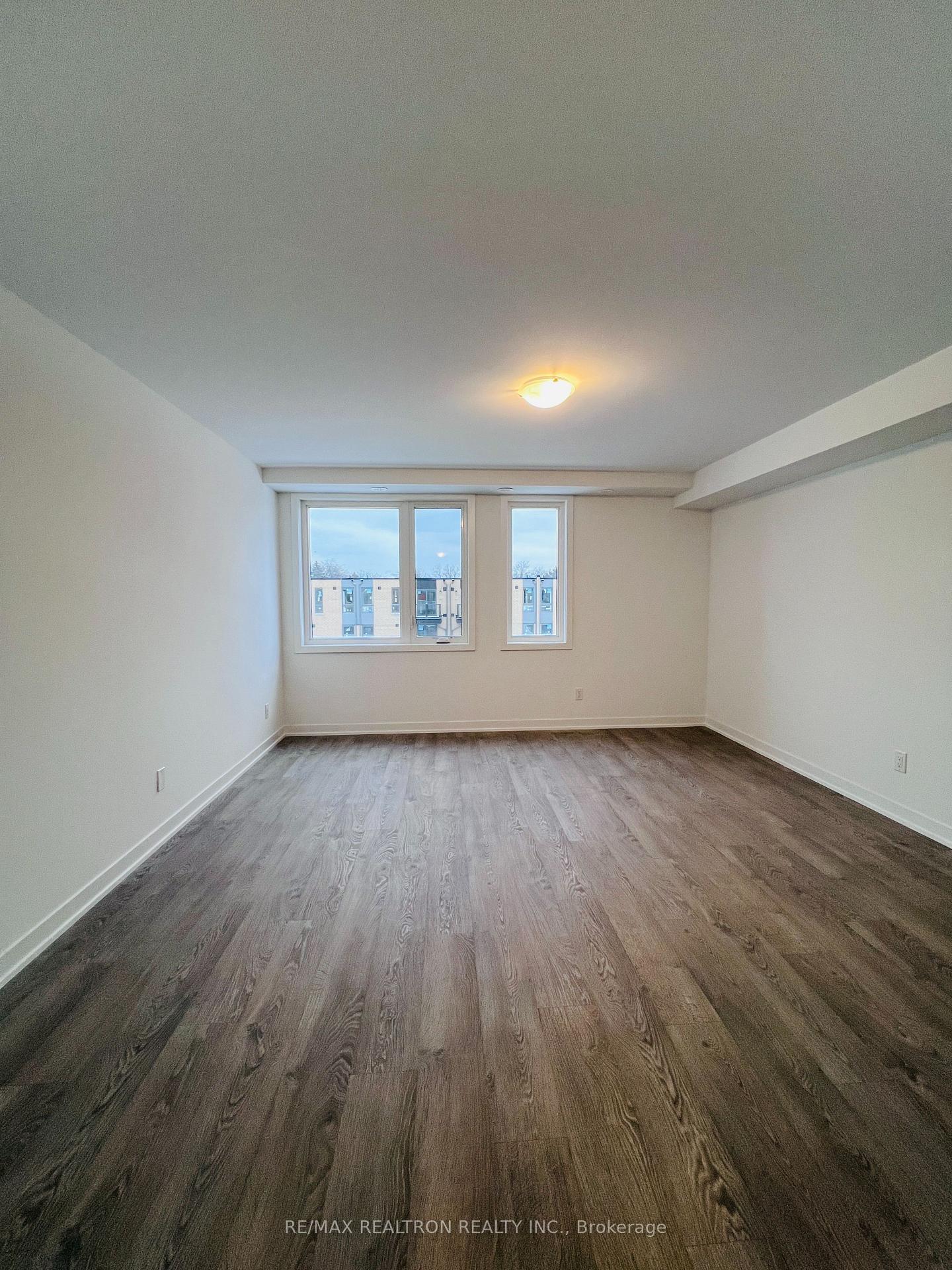 Photo 11 of 14 Deep Roots Terrace, Toronto, Englemount-Lawrence — HOMEH