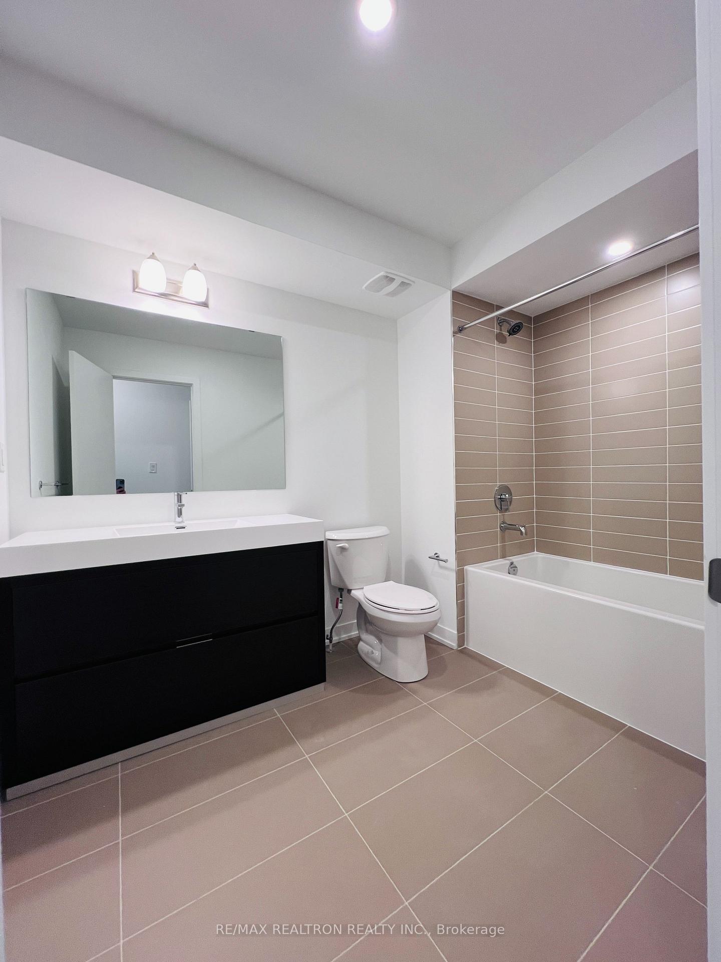 Photo 12 of 14 Deep Roots Terrace, Toronto, Englemount-Lawrence — HOMEH