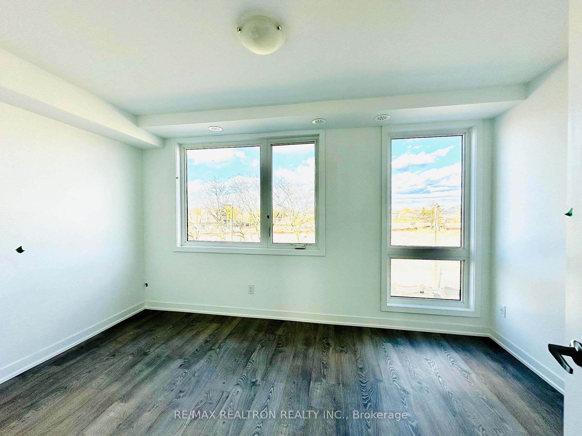 Photo 16 of 14 Deep Roots Terrace, Toronto, Englemount-Lawrence — HOMEH