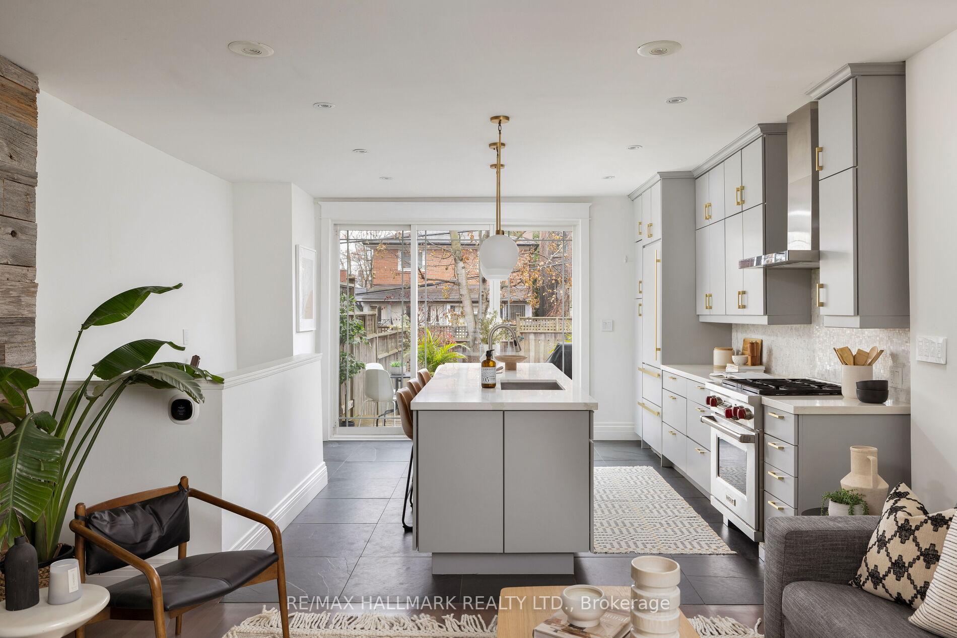 Photo 10 of 146 Lee Avenue, Toronto, The Beaches — HOMEH