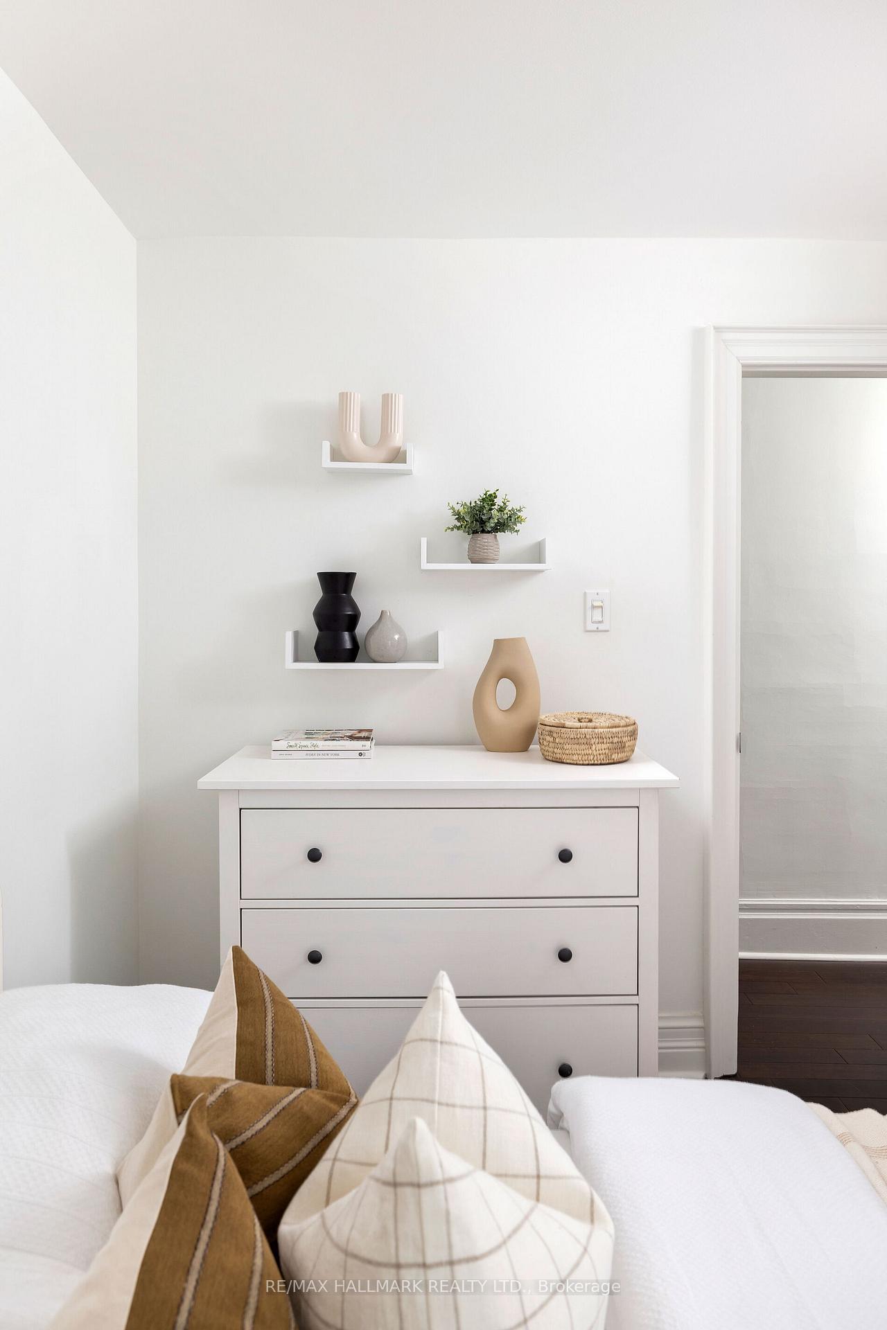 Photo 24 of 146 Lee Avenue, Toronto, The Beaches — HOMEH
