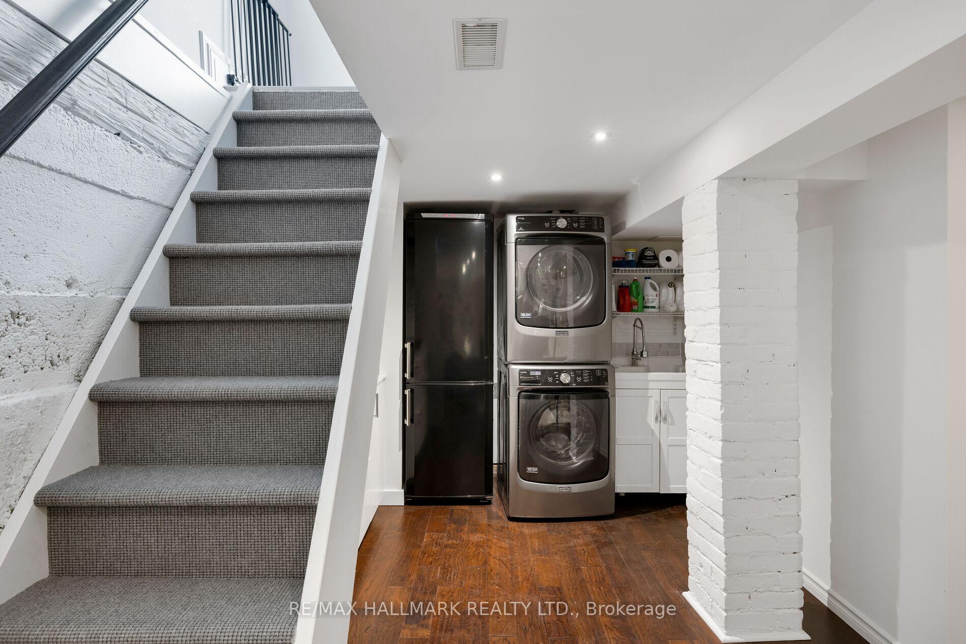 Photo 32 of 146 Lee Avenue, Toronto, The Beaches — HOMEH