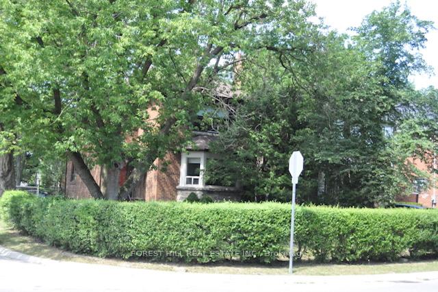 Front of 92 Kimbark Boulevard