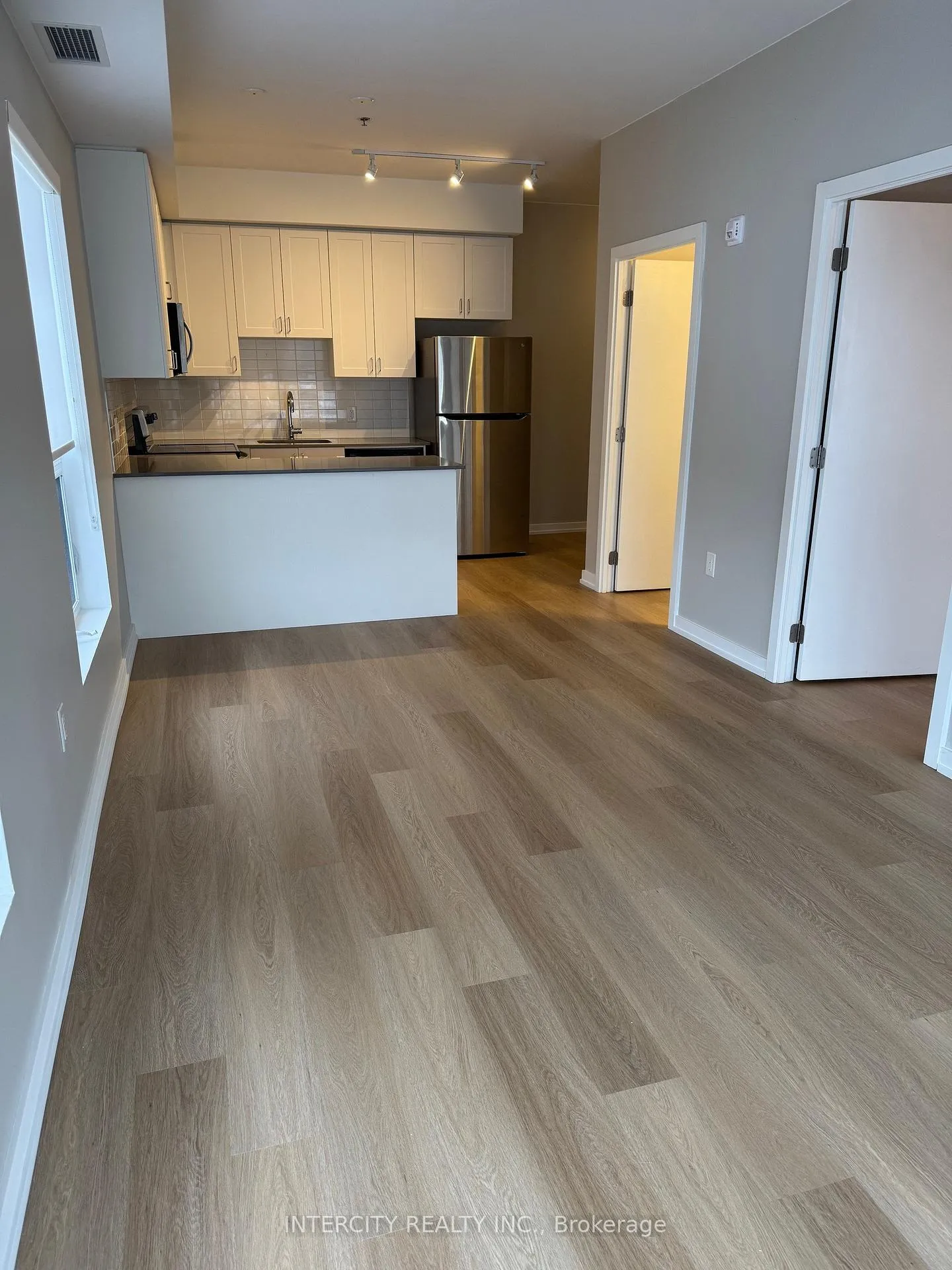 Photo 5 of Unit 322, 430 Essa Road, Barrie, Holly — HOMEH