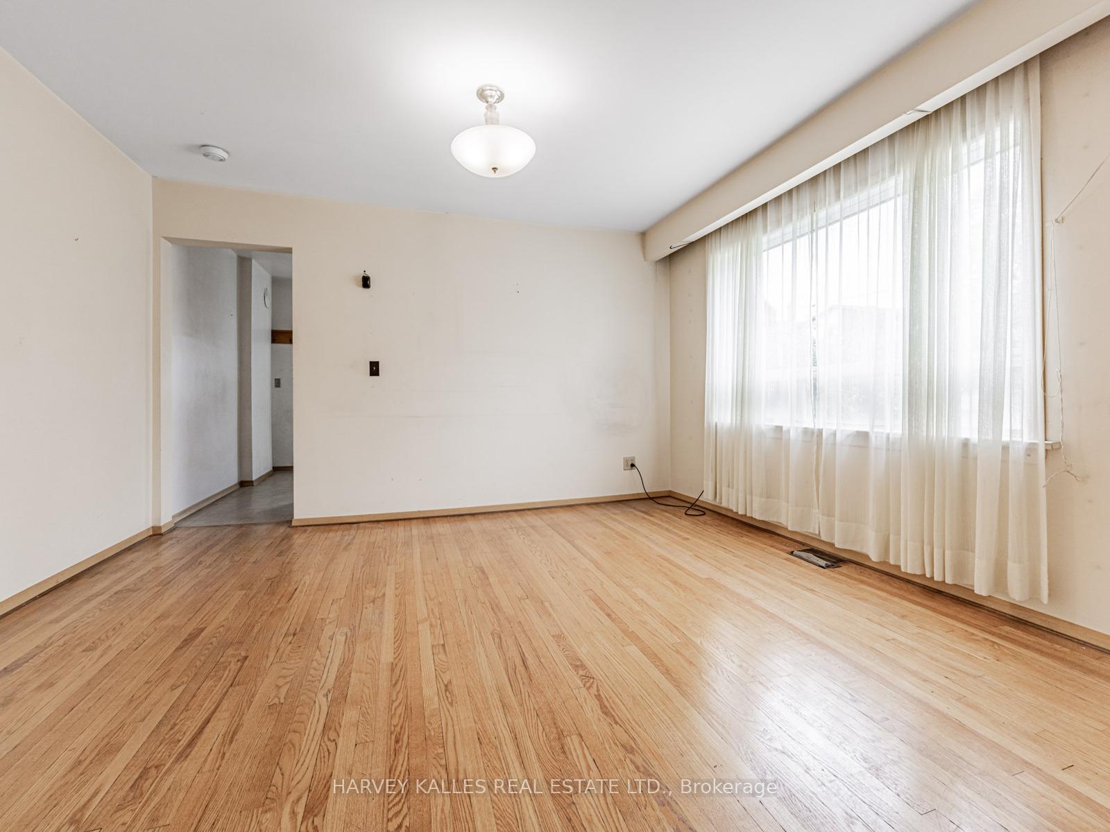 Photo 8 of 71 Mortimer Avenue, Toronto, Broadview North — HOMEH