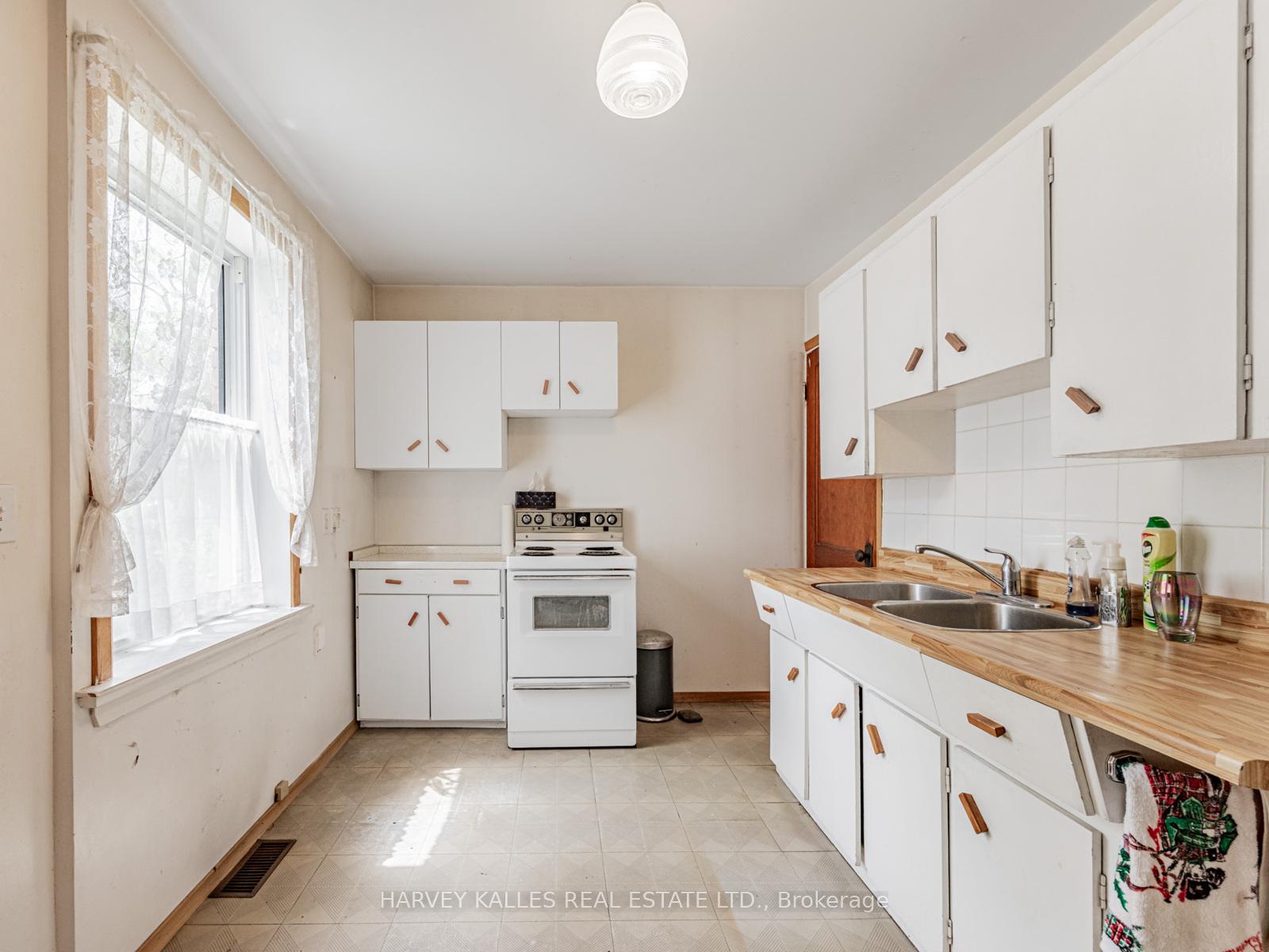 Photo 13 of 71 Mortimer Avenue, Toronto, Broadview North — HOMEH