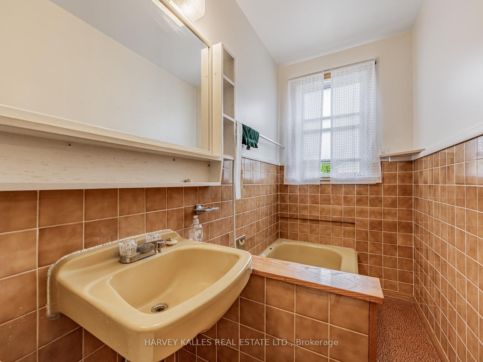 Photo 18 of 71 Mortimer Avenue, Toronto, Broadview North — HOMEH