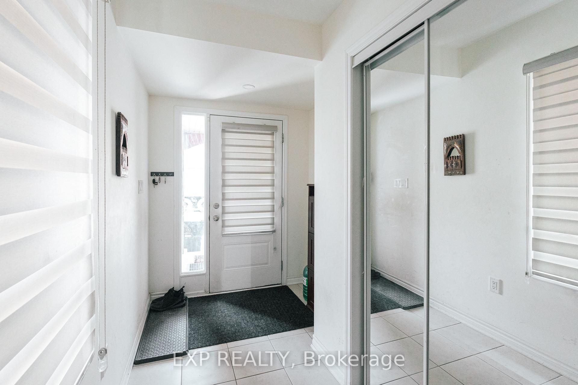 Photo 4 of 15 Fusilier Drive, Scarborough, Clairlea-Birchmount — HOMEH